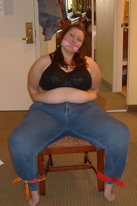 voluptuous obese brown-haired enjoying sensuous rubdown