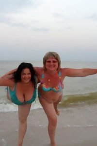 large woman pleasing self with hitachi passionate solo exploration