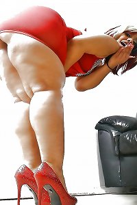 Bootyfull big big hefty booty ball sack donk femmes gals babes